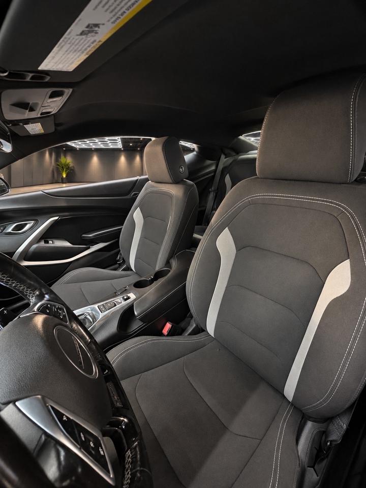 2017 Chevrolet Camaro 2dr Cpe 1LT RWD Photo