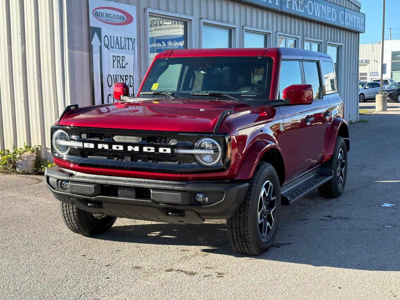 2026 Ford Bronco OUTER BANKS 4 DOOR 4X4 Photo2