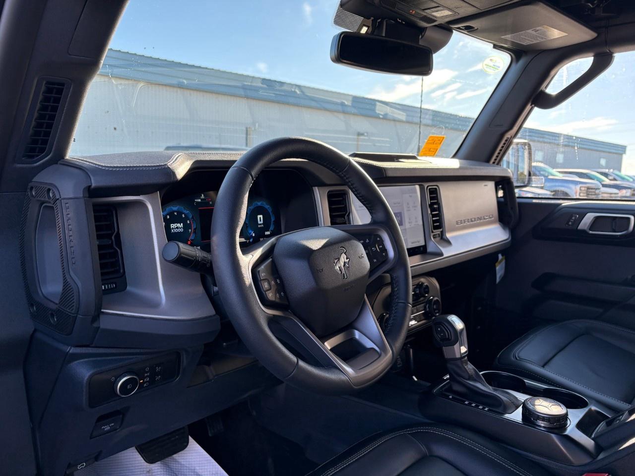 2026 Ford Bronco OUTER BANKS 4 DOOR 4X4 Photo