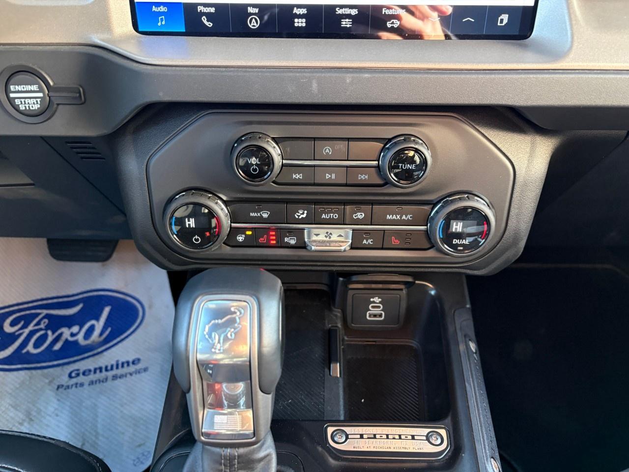 2026 Ford Bronco OUTER BANKS 4 DOOR 4X4 Photo