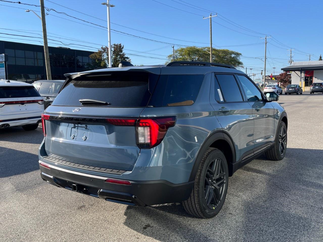 2027 Ford Explorer ST-Line 4WD Photo