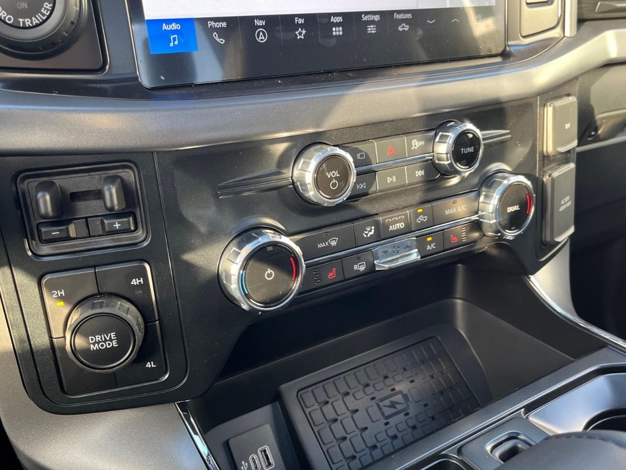 2026 Ford F-150 XLT 4WD SuperCrew 5.5' Box Photo