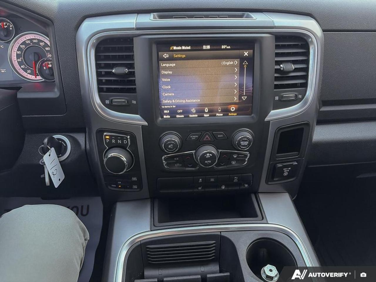 2021 RAM 1500 Classic SLT HEMI 4X4 | TONNEAU COVER Photo