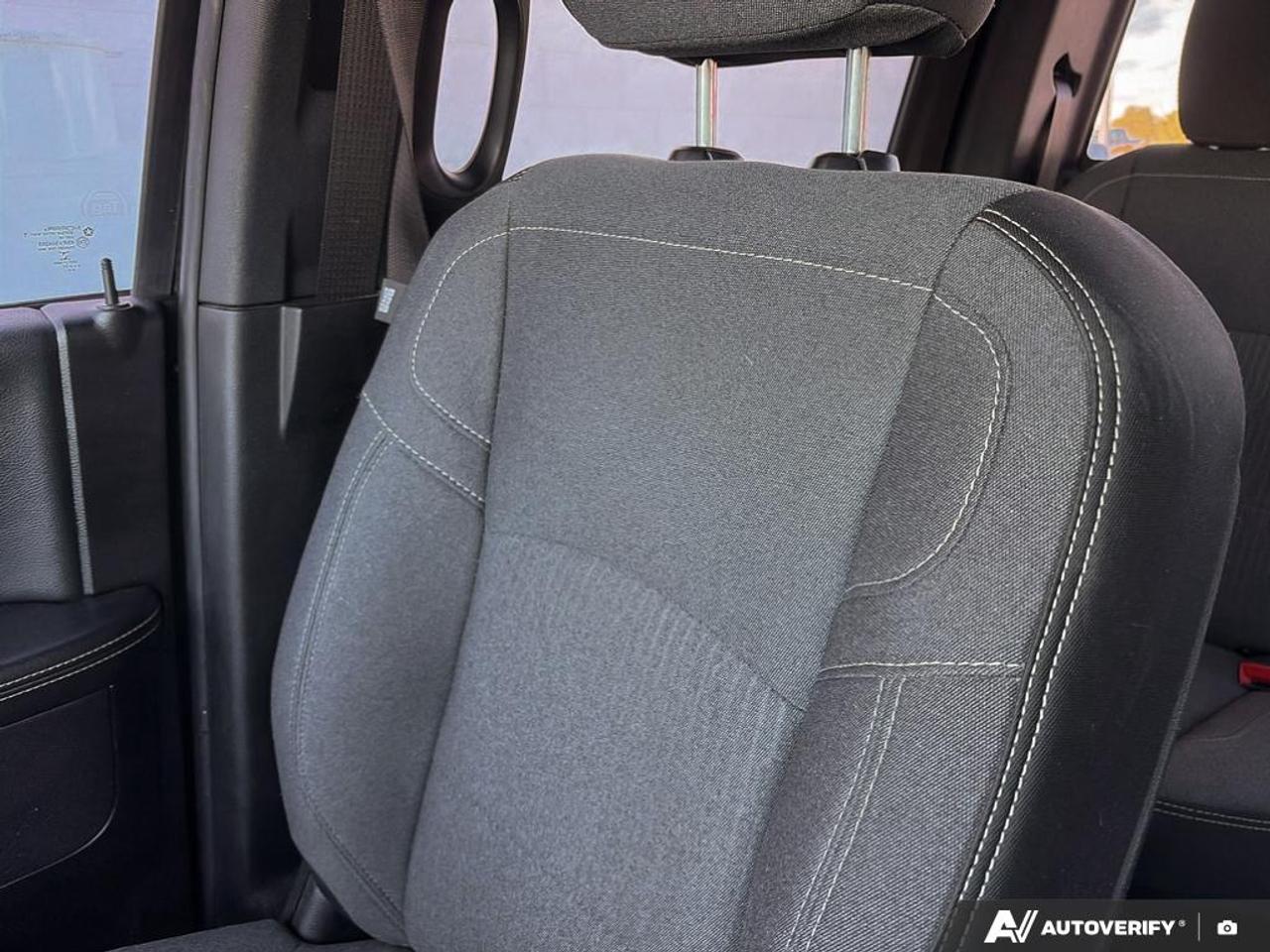 2021 RAM 1500 Classic SLT HEMI 4X4 | TONNEAU COVER Photo