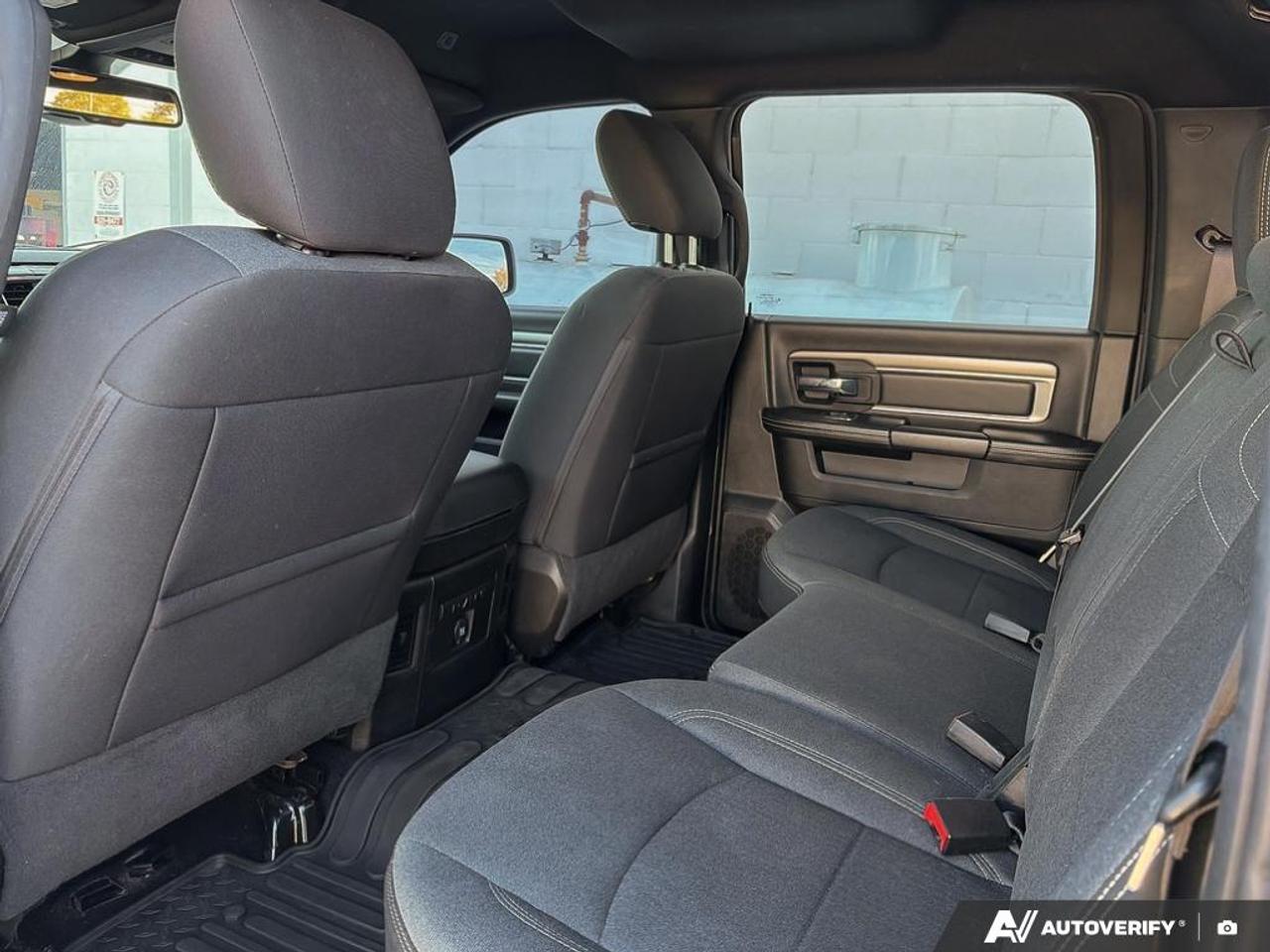 2021 RAM 1500 Classic SLT HEMI 4X4 | TONNEAU COVER Photo