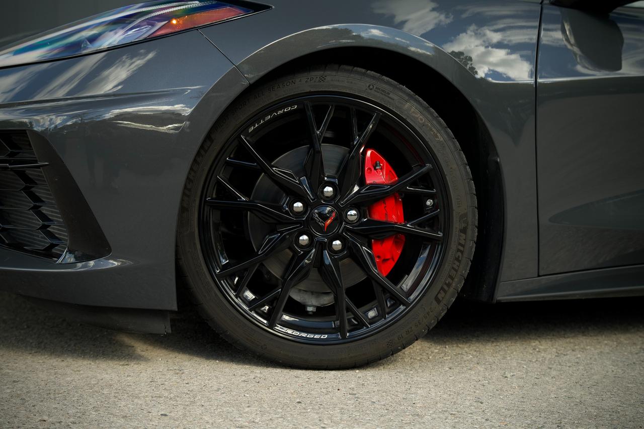 2027 Chevrolet Corvette 1LT Photo3