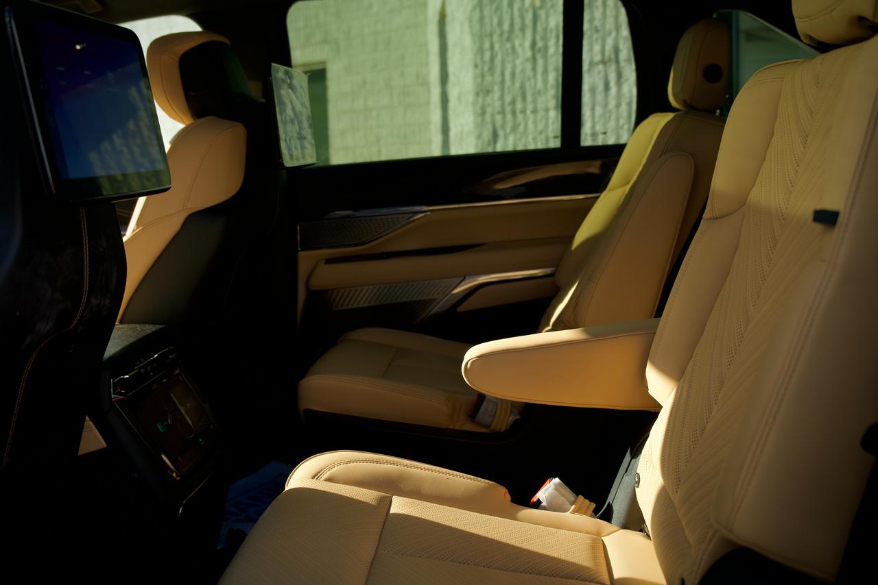 2026 Cadillac Escalade IQ Premium Sport Photo