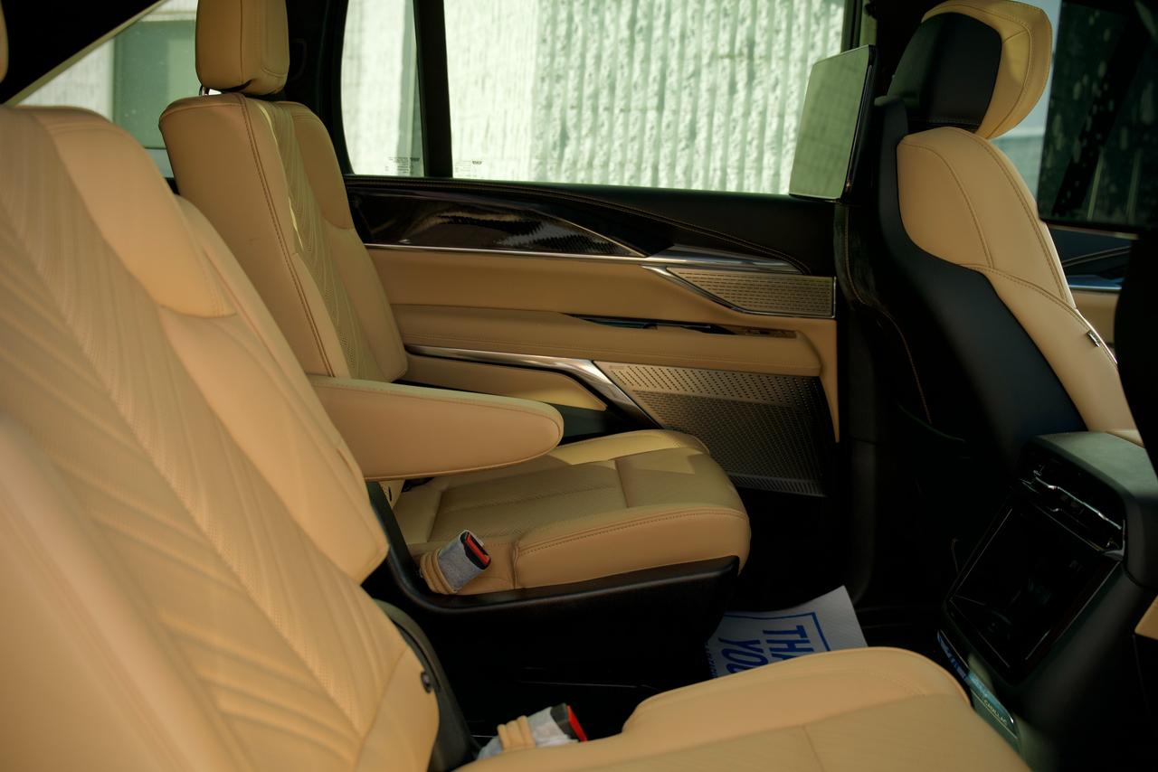 2026 Cadillac Escalade IQ Premium Sport Photo
