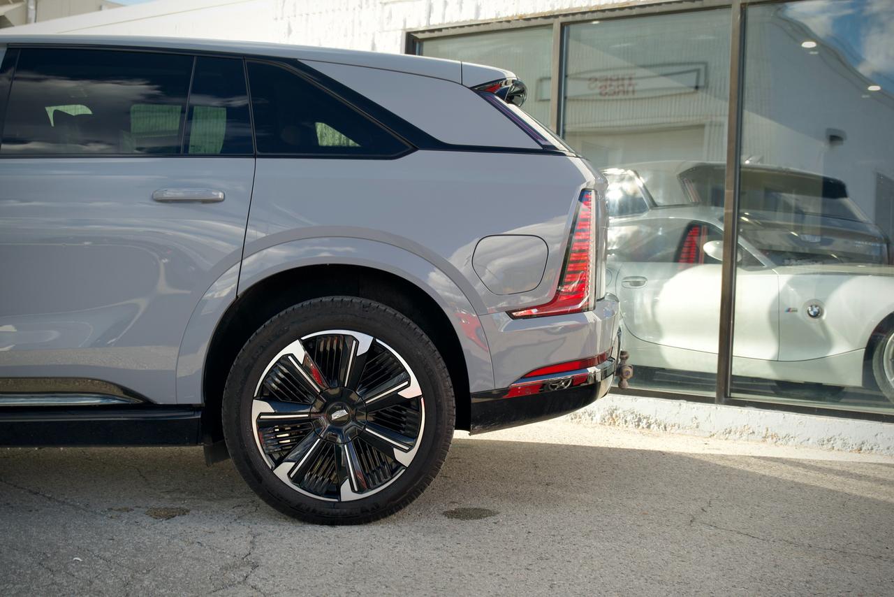 2026 Cadillac Escalade IQ Premium Sport Photo