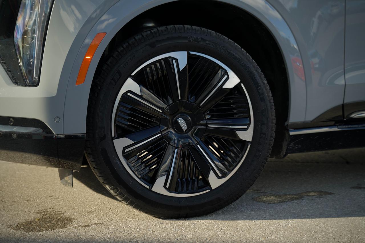 2026 Cadillac Escalade IQ Premium Sport Photo