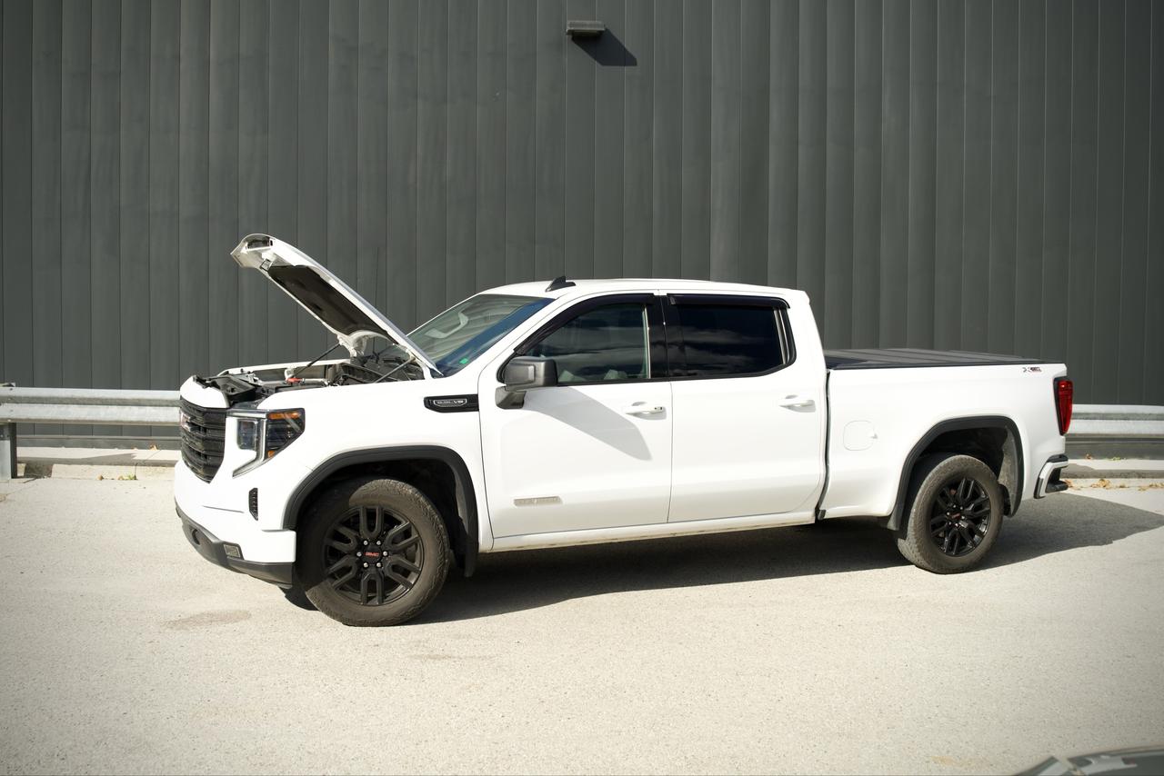 2024 GMC Sierra 1500 ELEVATION Photo