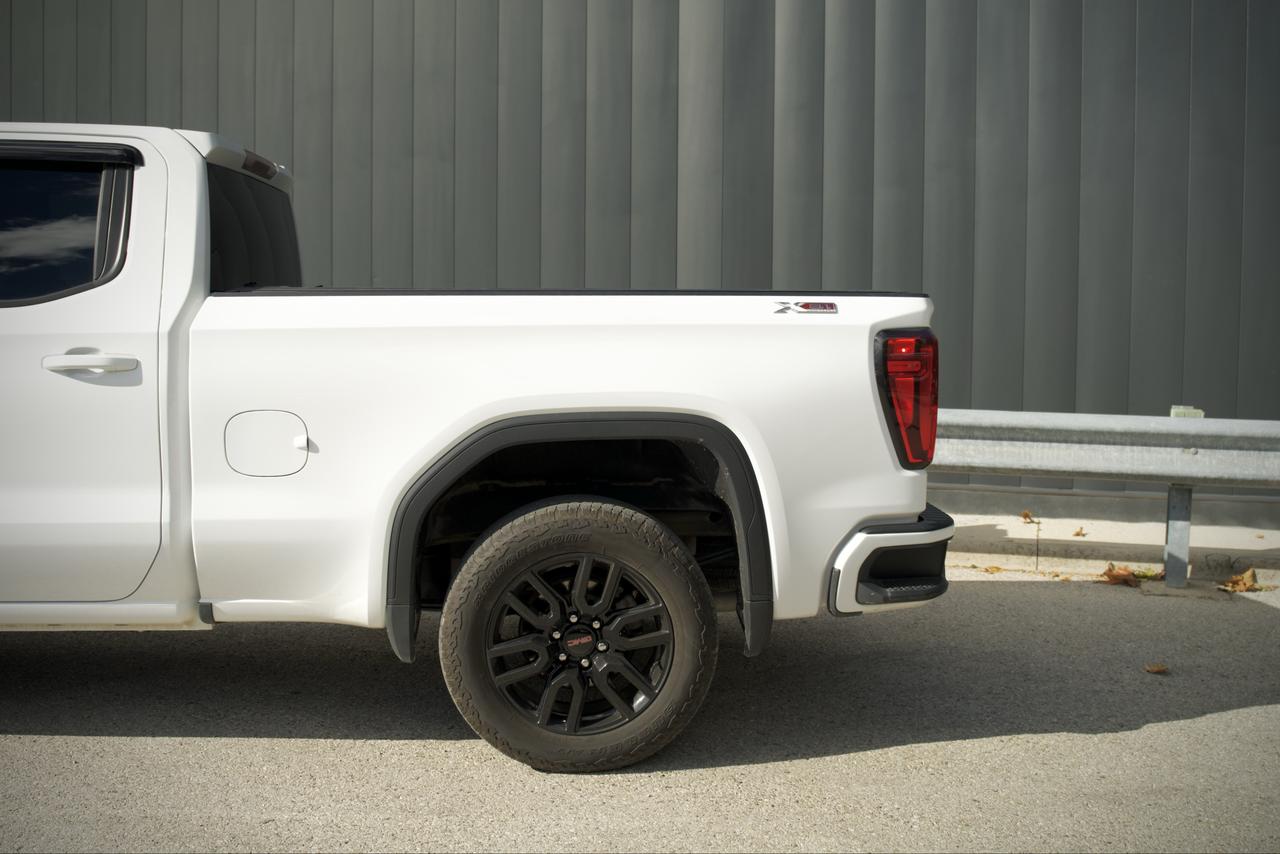 2024 GMC Sierra 1500 ELEVATION Photo