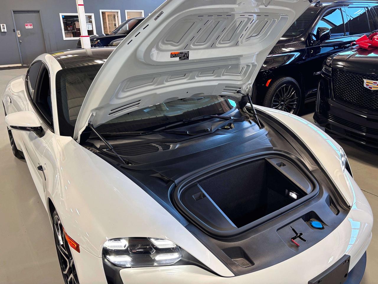 2024 Porsche Taycan 4S|OVERBOOST|PREMIUMPKG|RS-SPYDERWHEELS|BEIGESEATS Photo3