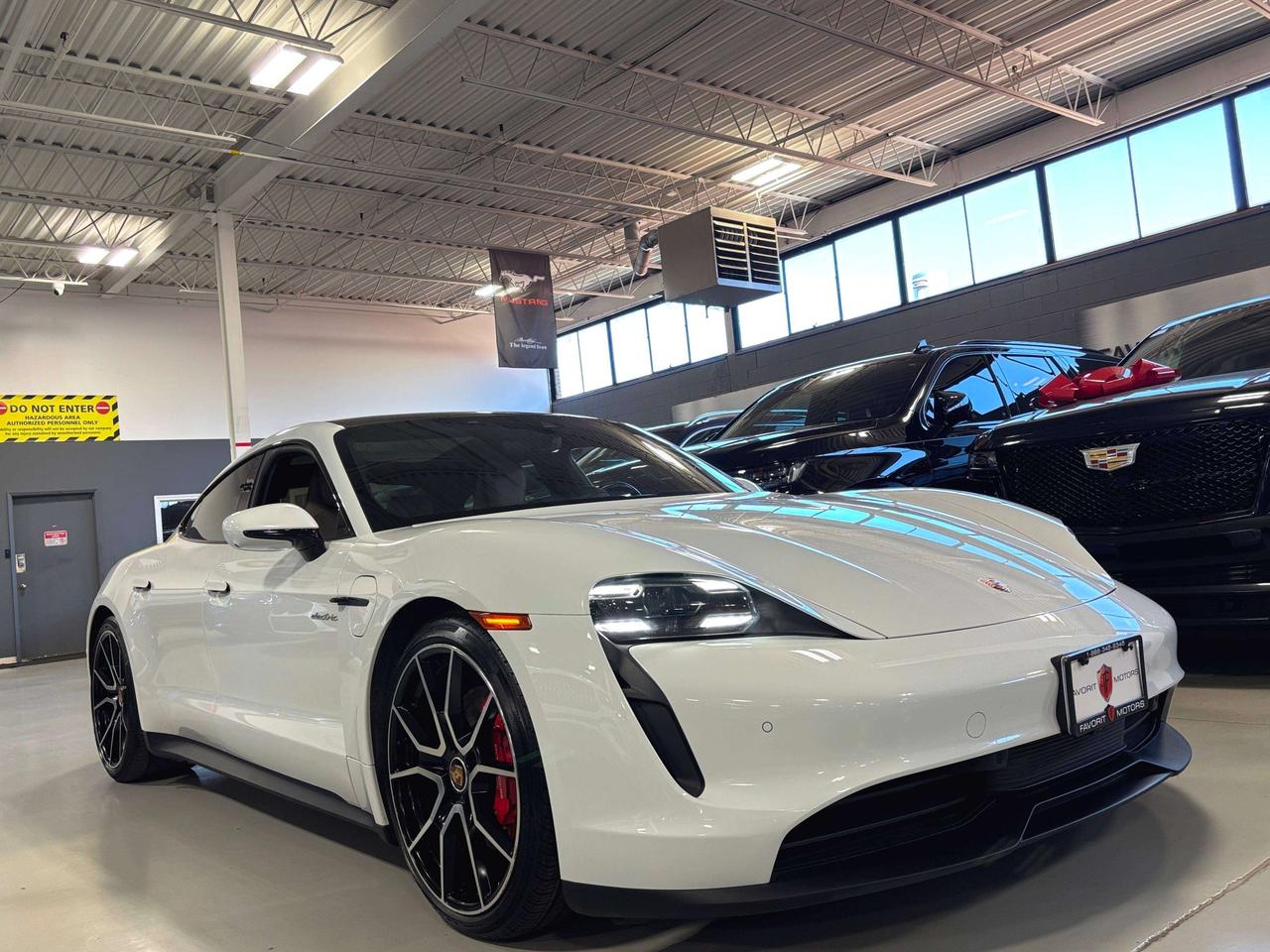 2024 Porsche Taycan 4S|OVERBOOST|PREMIUMPKG|RS-SPYDERWHEELS|BEIGESEATS Photo