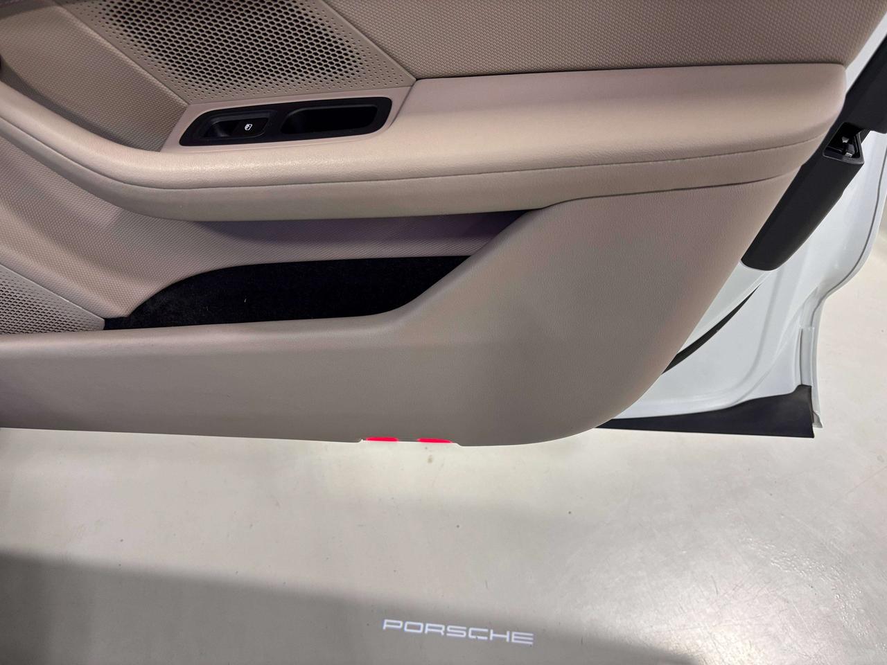 2024 Porsche Taycan 4S|OVERBOOST|PREMIUMPKG|RS-SPYDERWHEELS|BEIGESEATS Photo