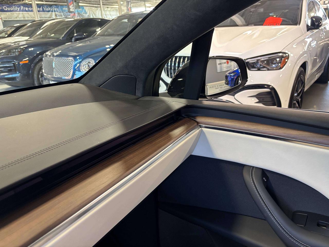 2023 Tesla Model X FULLSELFDRIVING|AWD|FALCONDOORS|WHITESEATS|INSANE| Photo
