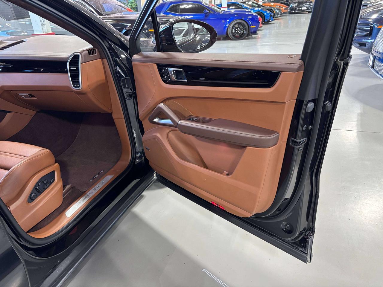 2023 Porsche Cayenne Turbo|AWD|NO LUX TAX|TRUFFLEBROWNSEATS|PREMIUMPLUS Photo