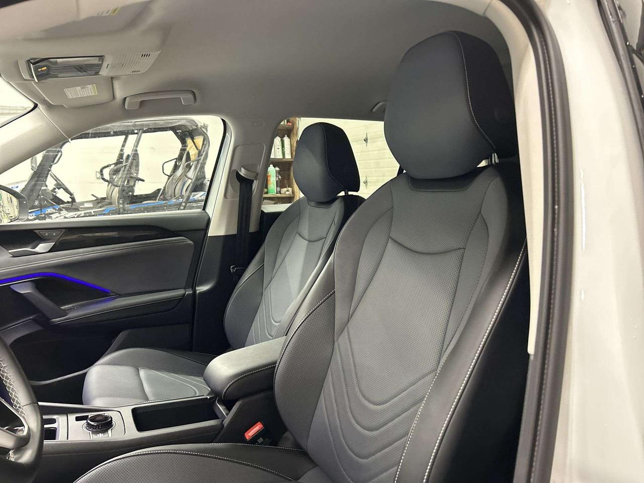 2026 Volkswagen Tiguan COMFORTLINE AWD | HTD LEATHER | CARPLAY | ALLOYS Photo