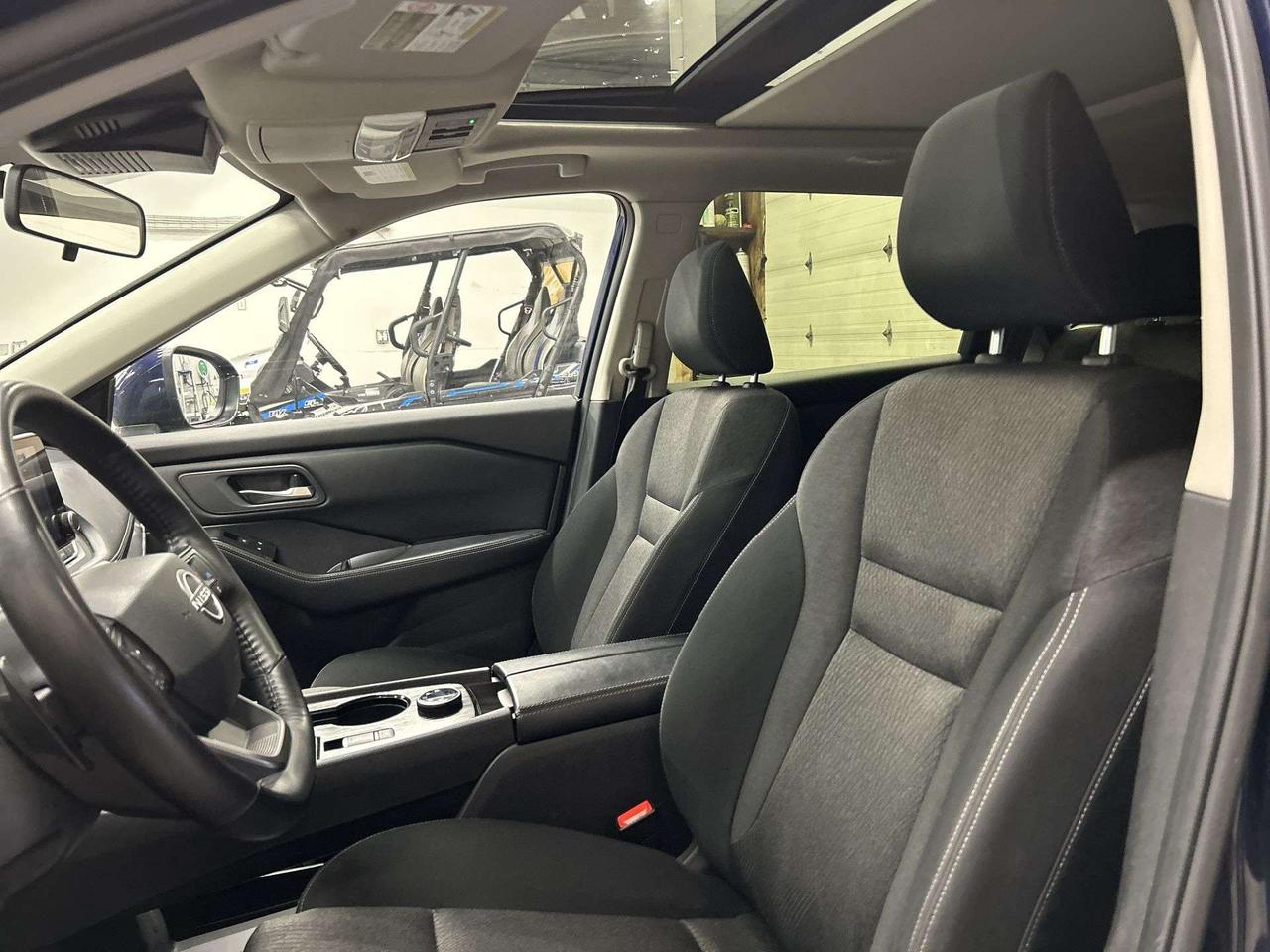 2025 Nissan Rogue SV AWD |PANO ROOF | CARPLAY | REMOTE START |ALLOYS Photo1