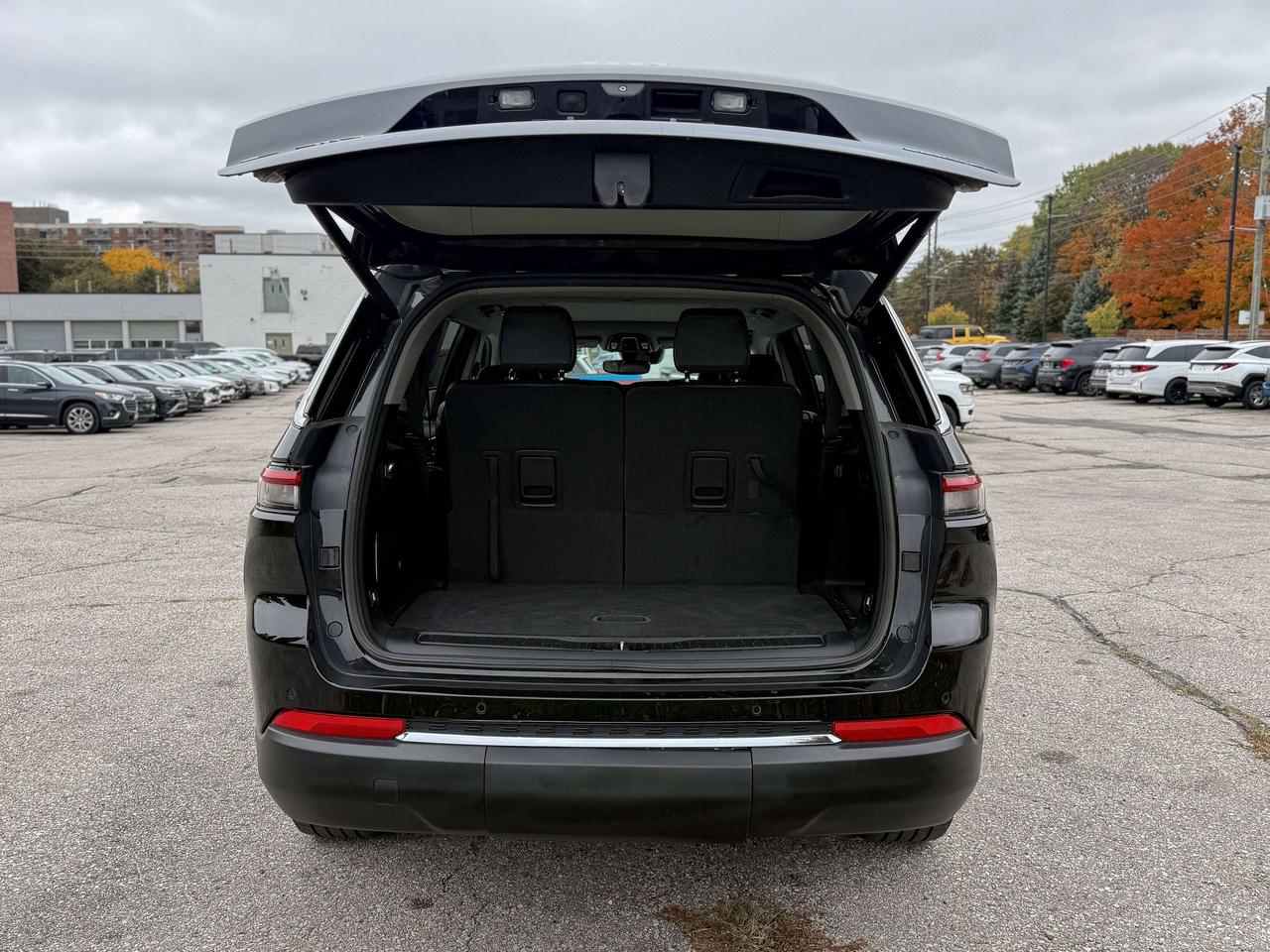 2022 Jeep Grand Cherokee Limited | NAVIGATION | BLIND SPOT | REMOTE START | Photo