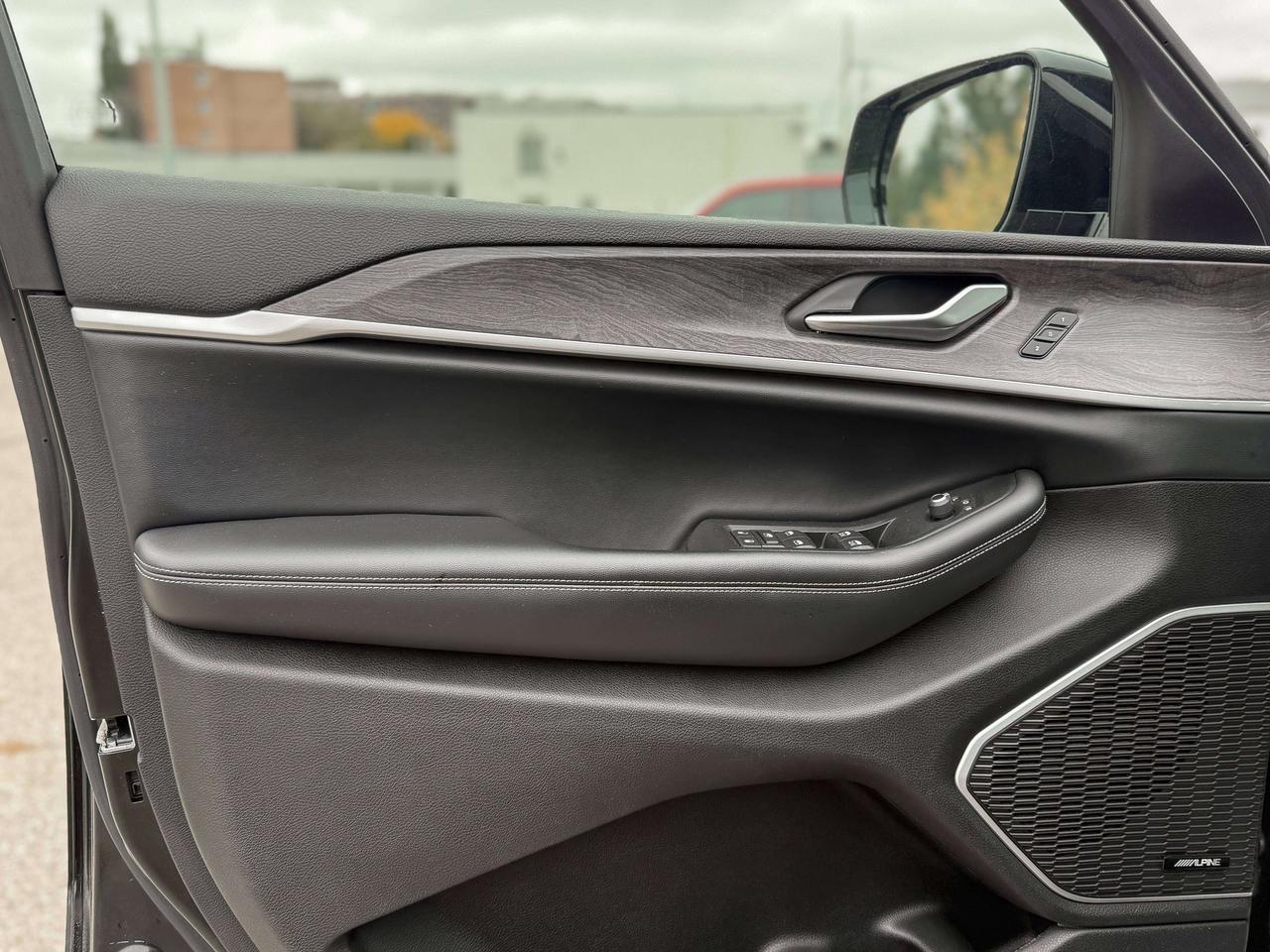 2022 Jeep Grand Cherokee Limited | NAVIGATION | BLIND SPOT | REMOTE START | Photo