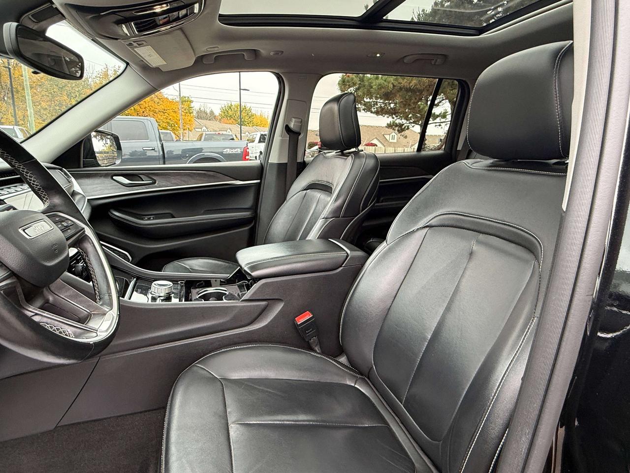 2022 Jeep Grand Cherokee Limited | NAVIGATION | BLIND SPOT | REMOTE START | Photo