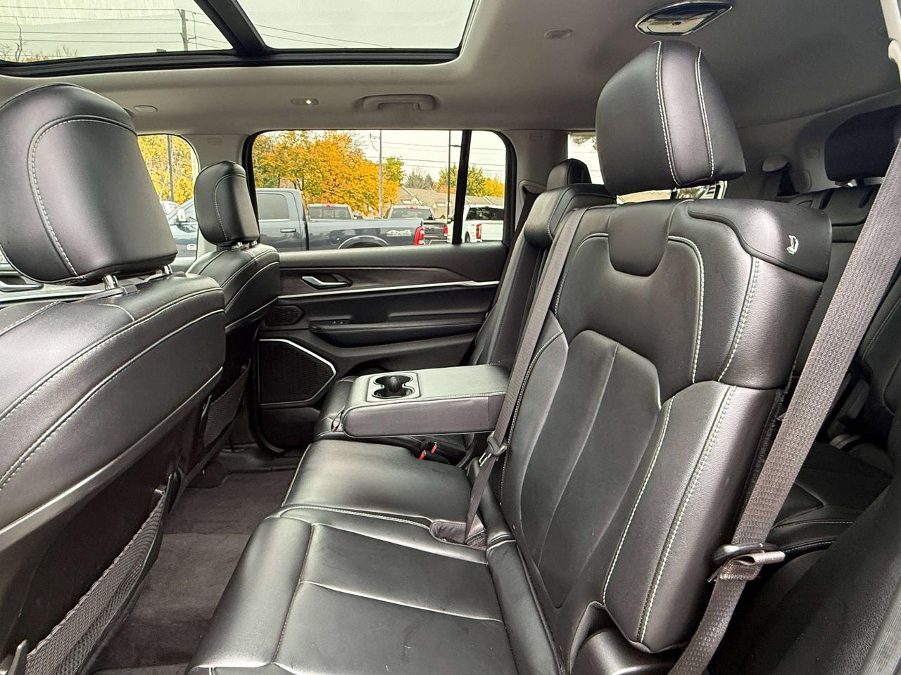 2022 Jeep Grand Cherokee Limited | NAVIGATION | BLIND SPOT | REMOTE START | Photo