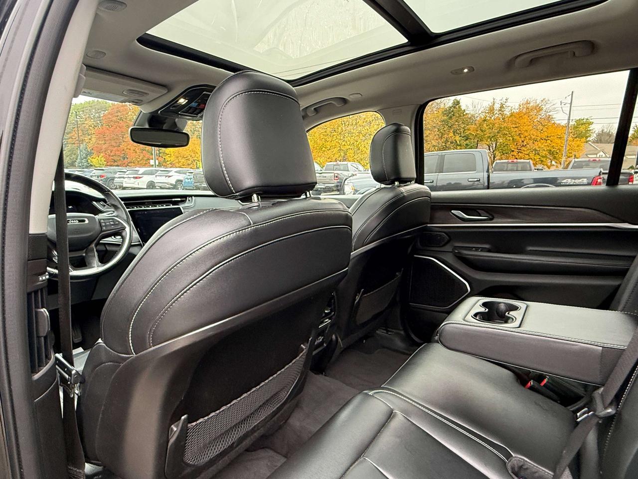 2022 Jeep Grand Cherokee Limited | NAVIGATION | BLIND SPOT | REMOTE START | Photo