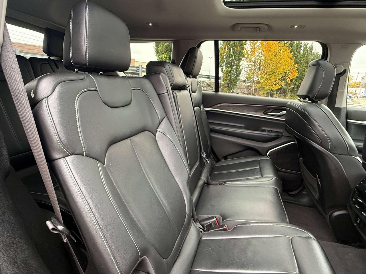 2022 Jeep Grand Cherokee Limited | NAVIGATION | BLIND SPOT | REMOTE START | Photo