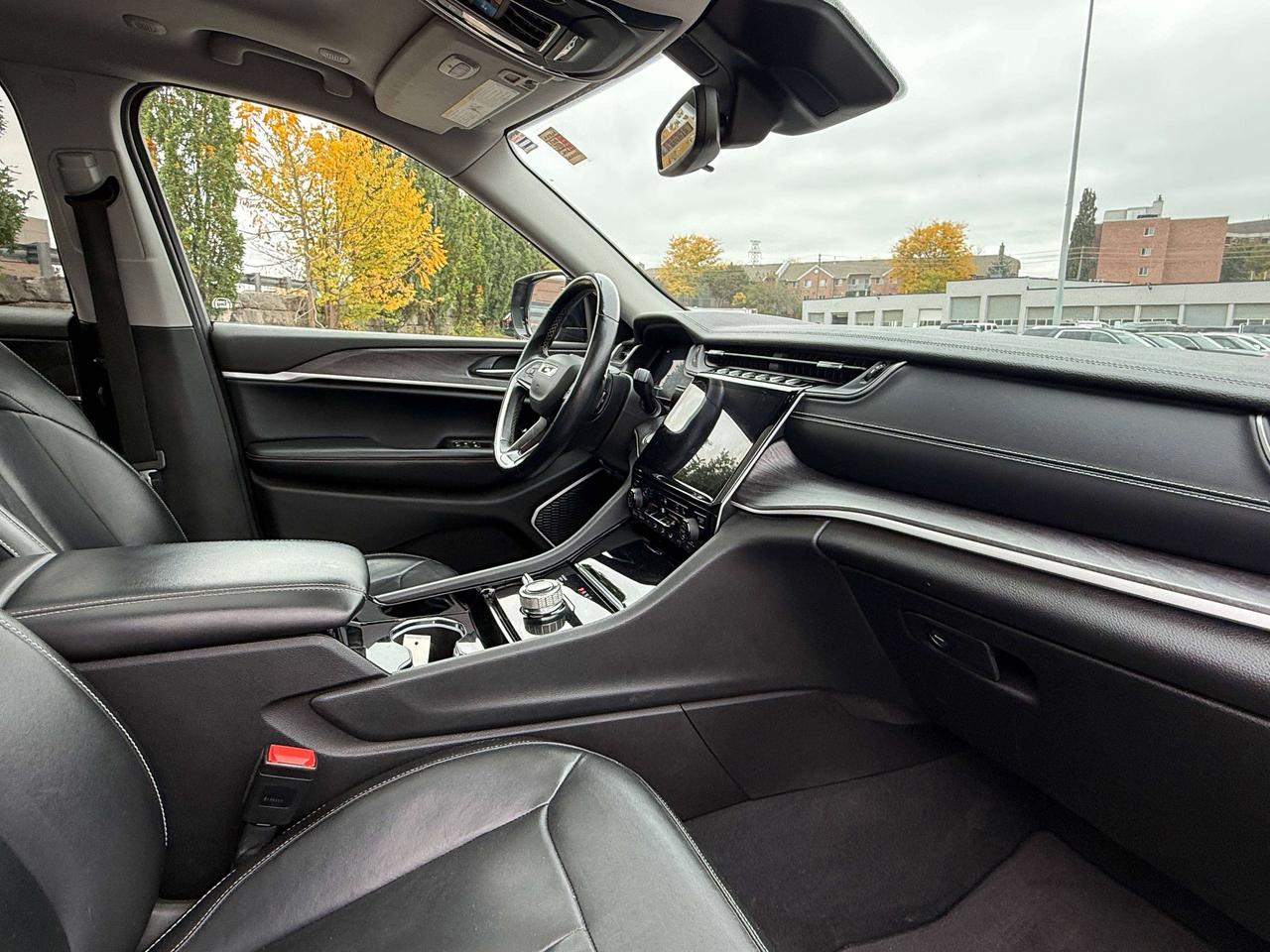 2022 Jeep Grand Cherokee Limited | NAVIGATION | BLIND SPOT | REMOTE START | Photo