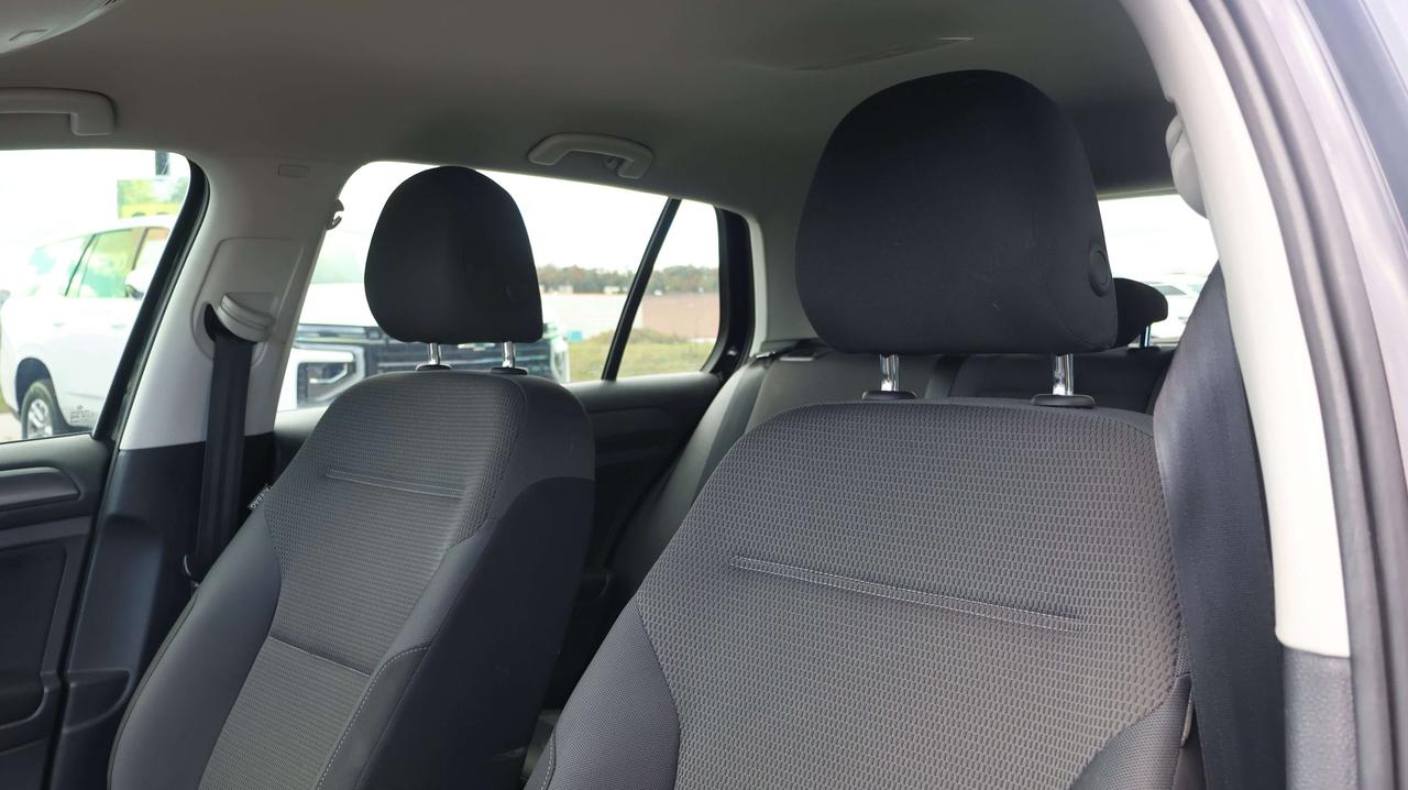 2019 Volkswagen Golf | Heated Seats | Cruise Photo