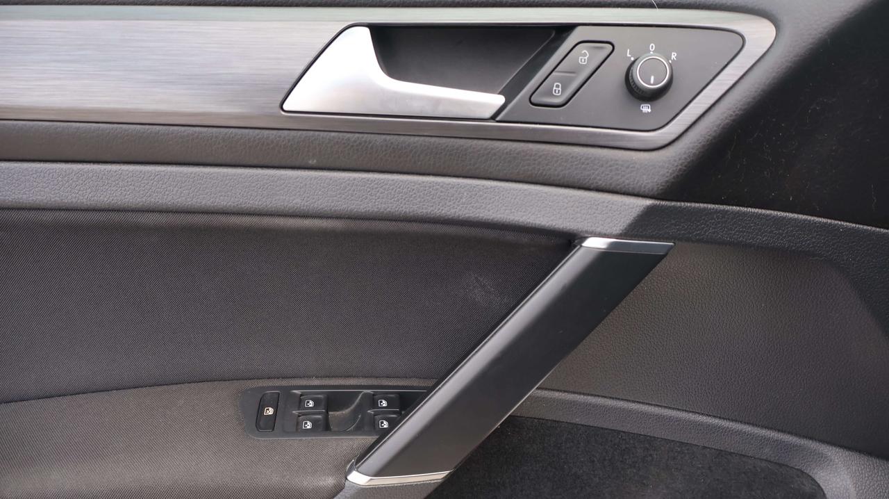 2019 Volkswagen Golf | Heated Seats | Cruise Photo