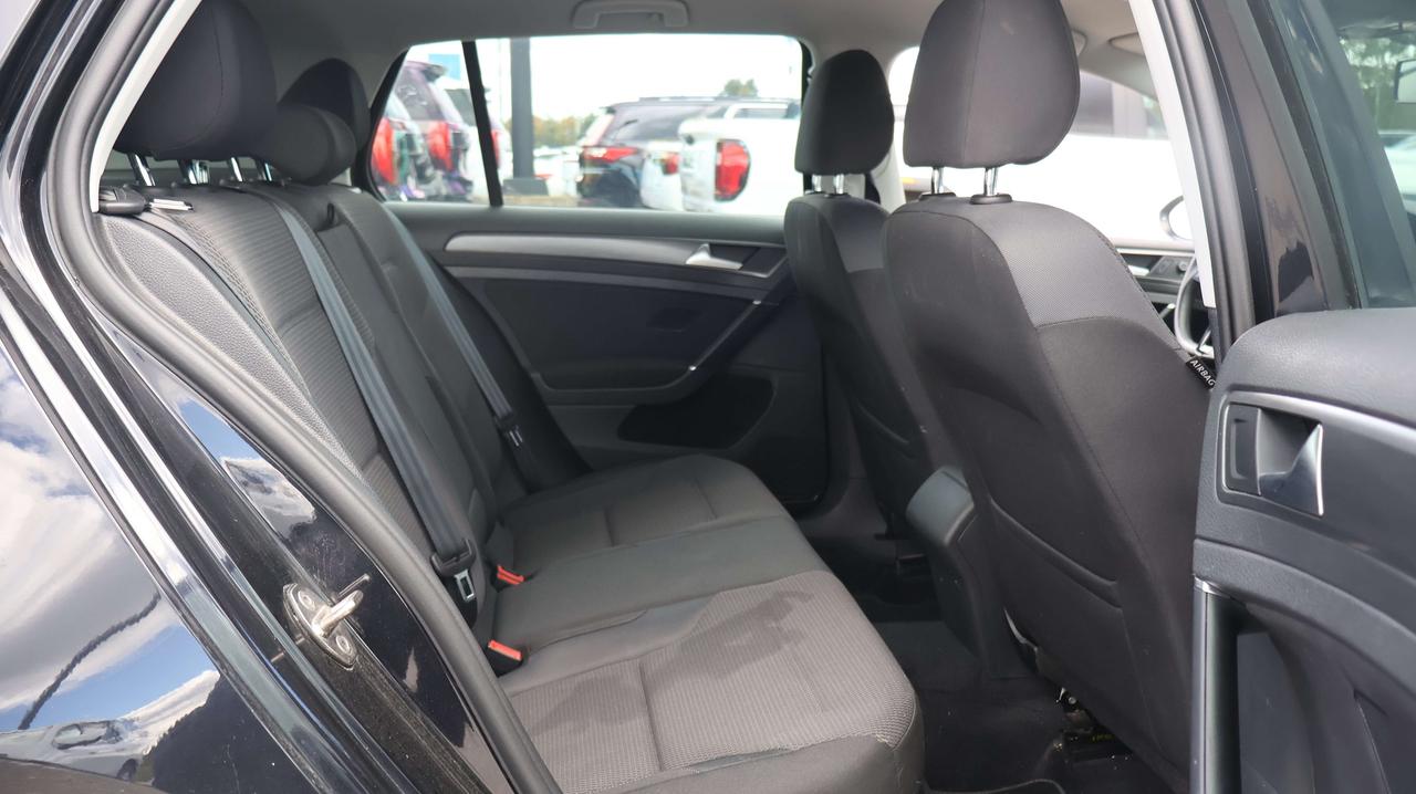 2019 Volkswagen Golf | Heated Seats | Cruise Photo