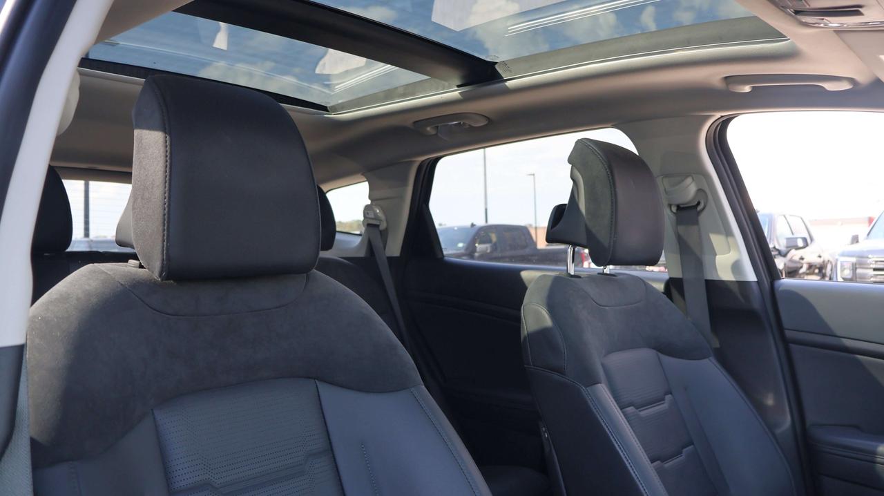 2026 Kia Sportage SX | Power Tailgate Photo