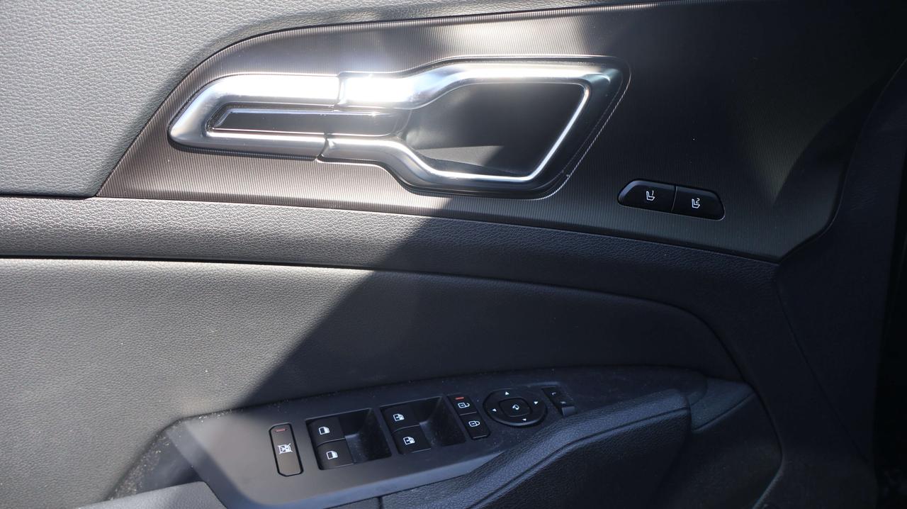 2026 Kia Sportage SX | Power Tailgate Photo