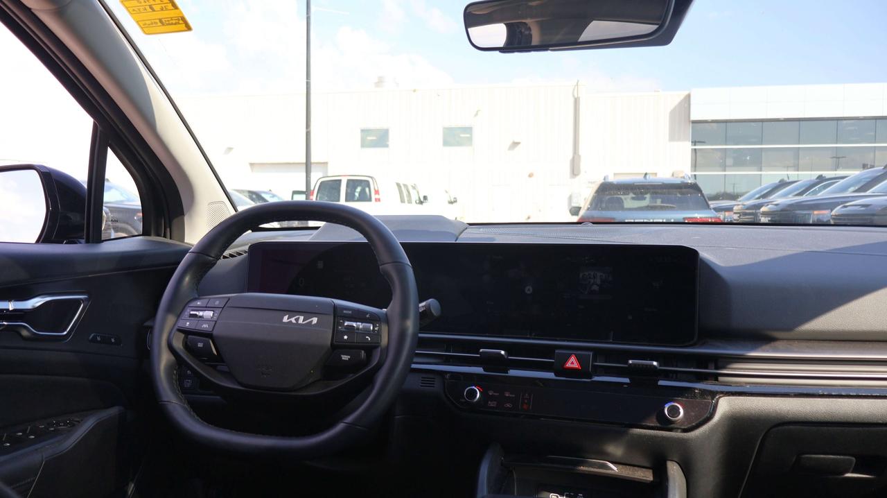 2026 Kia Sportage SX | Power Tailgate Photo