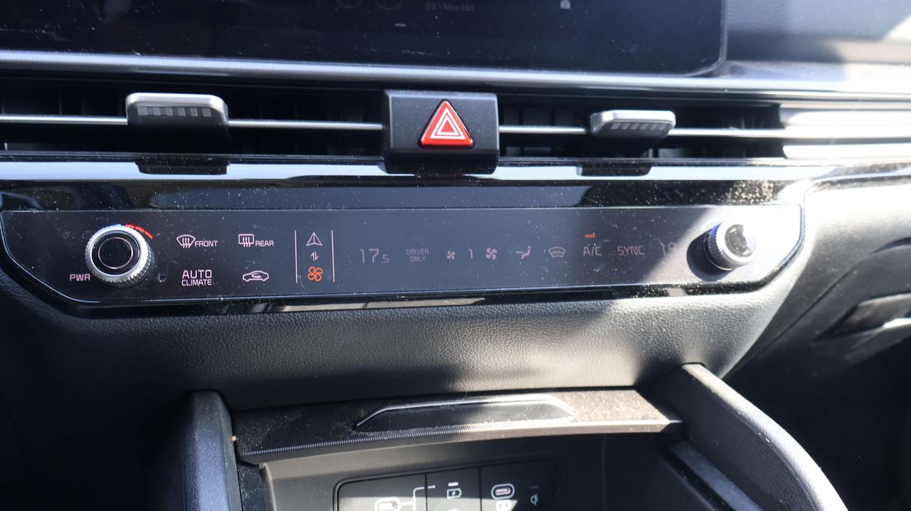 2026 Kia Sportage SX | Power Tailgate Photo