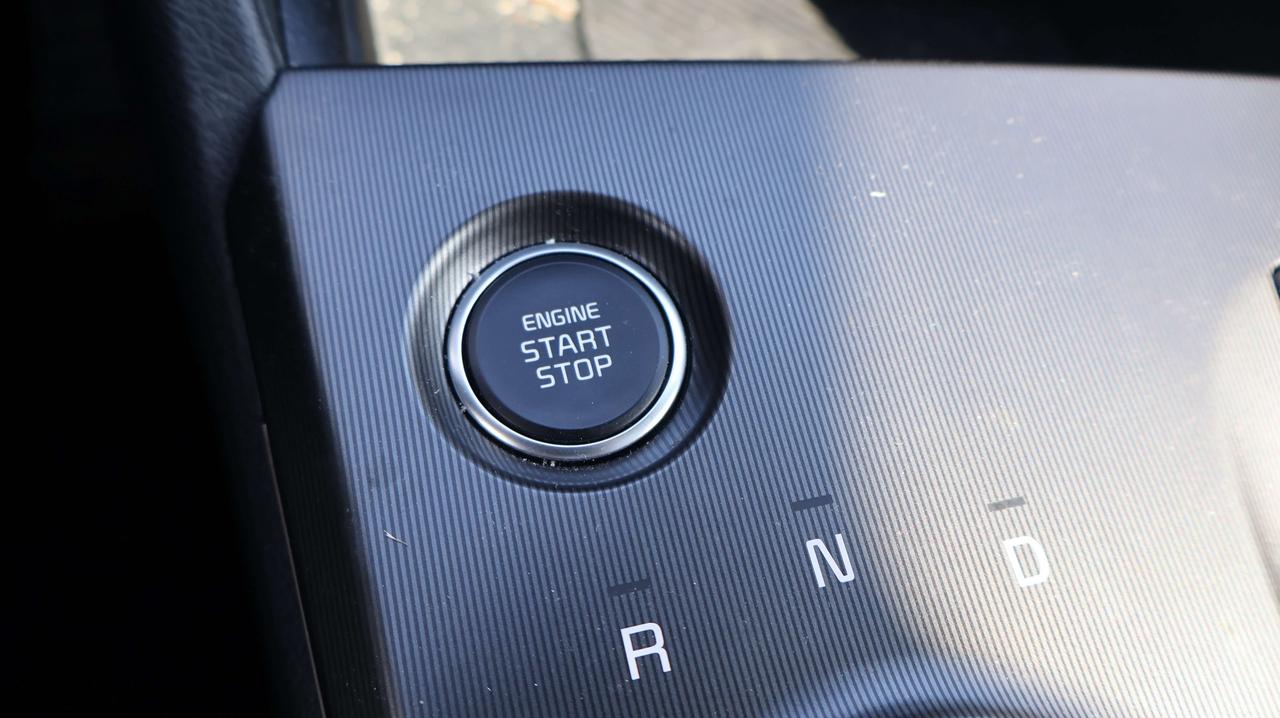 2026 Kia Sportage SX | Power Tailgate Photo