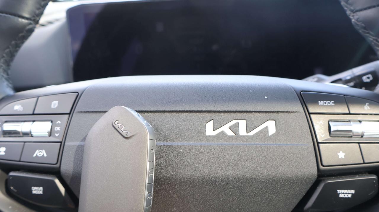 2026 Kia Sportage SX | Power Tailgate Photo