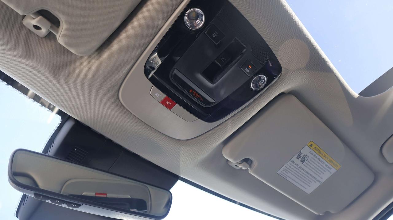 2026 Kia Sportage SX | Power Tailgate Photo