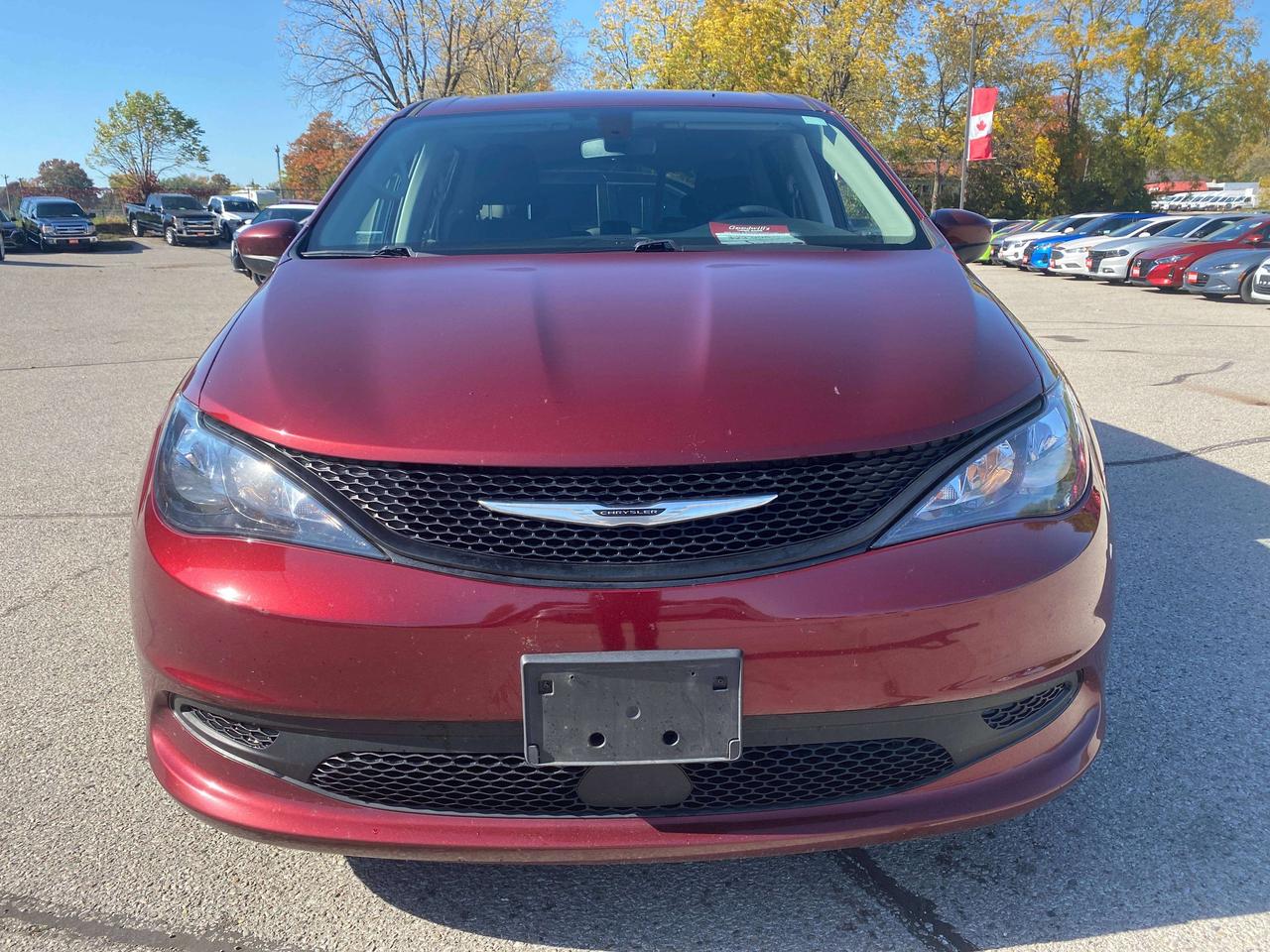2022 Dodge Grand Caravan SXT, CLEAN CARFAX, POWER DOORS, REMOTE START! - Photo #3