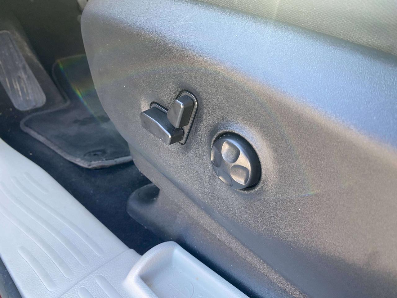 2022 Dodge Grand Caravan SXT, CLEAN CARFAX, POWER DOORS, REMOTE START! - Photo #15