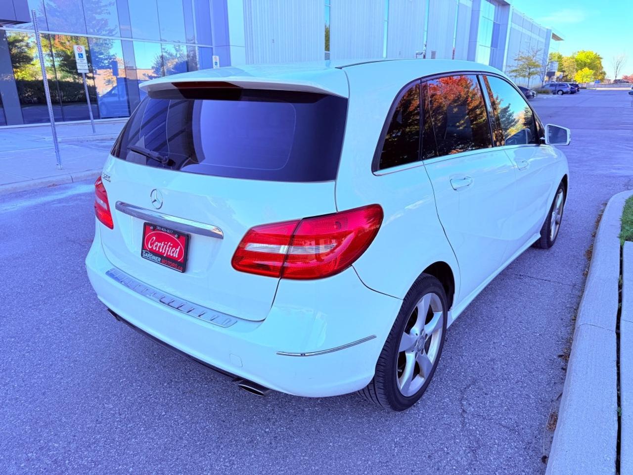 2013 Mercedes-Benz B-Class B 250 Sports Tourer Photo