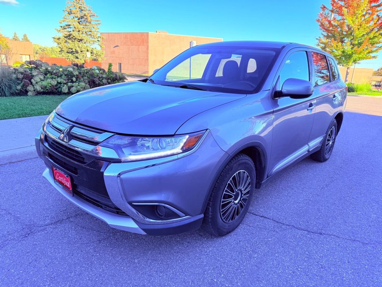 2018 Mitsubishi Outlander ES 4dr Front-wheel Drive CVT Photo0