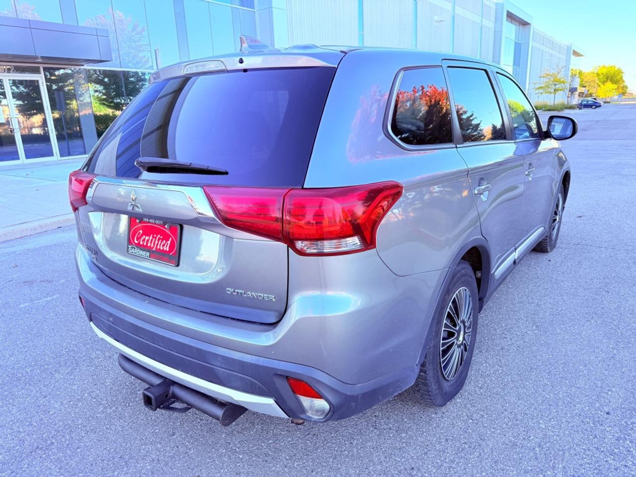 2018 Mitsubishi Outlander ES 4dr Front-wheel Drive CVT Photo