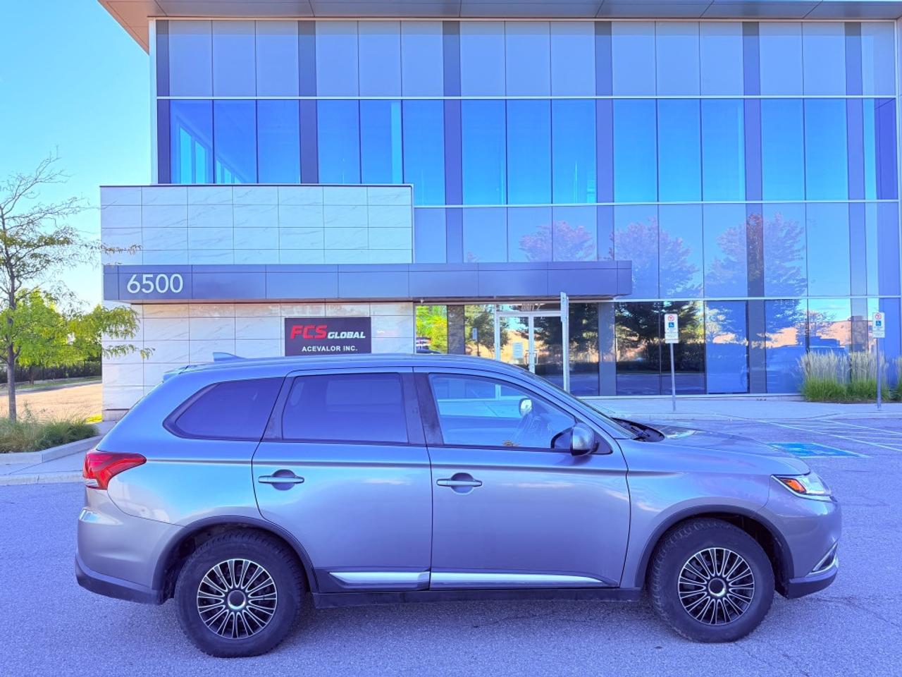 2018 Mitsubishi Outlander ES 4dr Front-wheel Drive CVT Photo