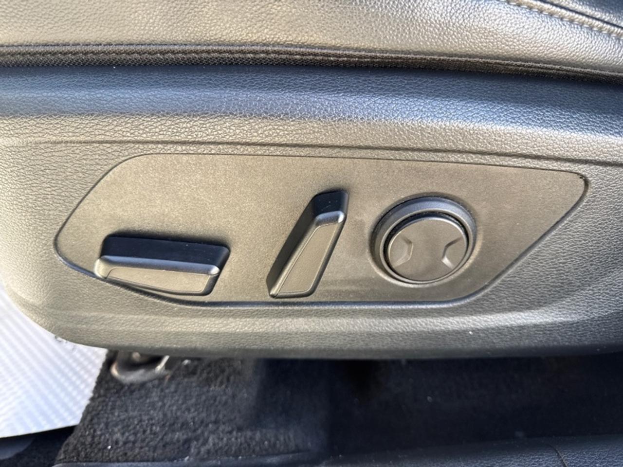 2023 Kia Sportage X-Line  Heated Steering Wheel Photo