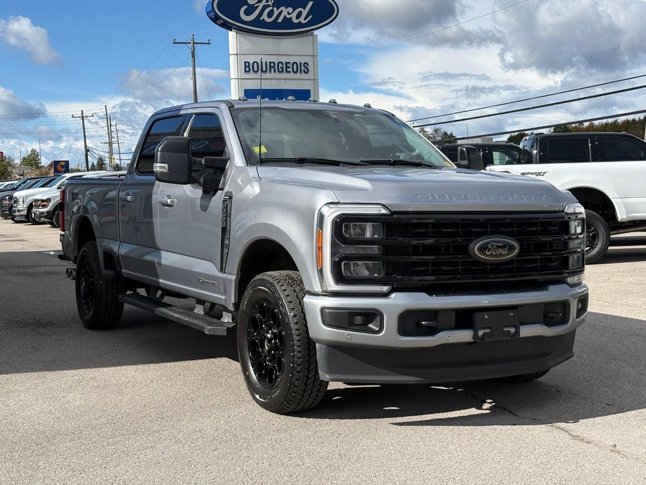 2023 Ford F-250 Super Duty SRW LARIAT 4WD SuperCab 6.75' Box Photo3
