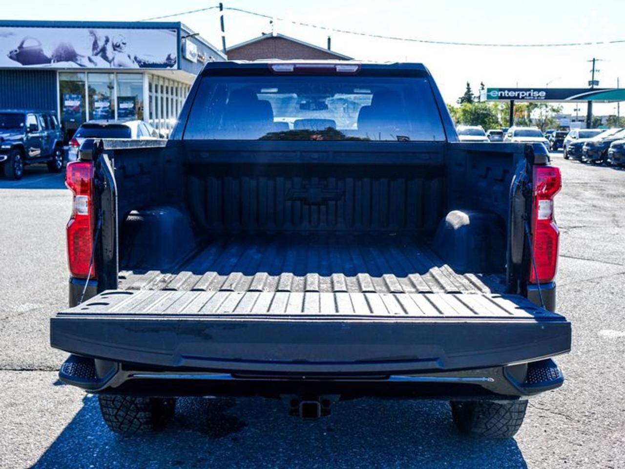 2024 Chevrolet Silverado 1500 Crew Custom Trail Boss Crew Cab 157" 2.7L TurboMax I-4 | Z71 Off-Road Suspension with 2-Inch Lift Photo