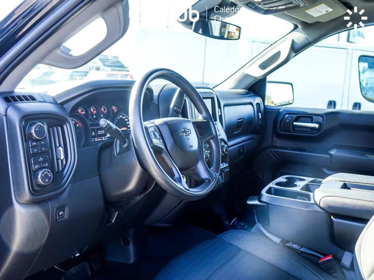 2024 Chevrolet Silverado 1500 Crew Custom Trail Boss Crew Cab 157" 2.7L TurboMax I-4 | Z71 Off-Road Suspension with 2-Inch Lift Photo